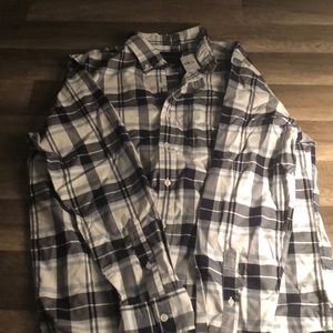 Men’s long sleeve button up